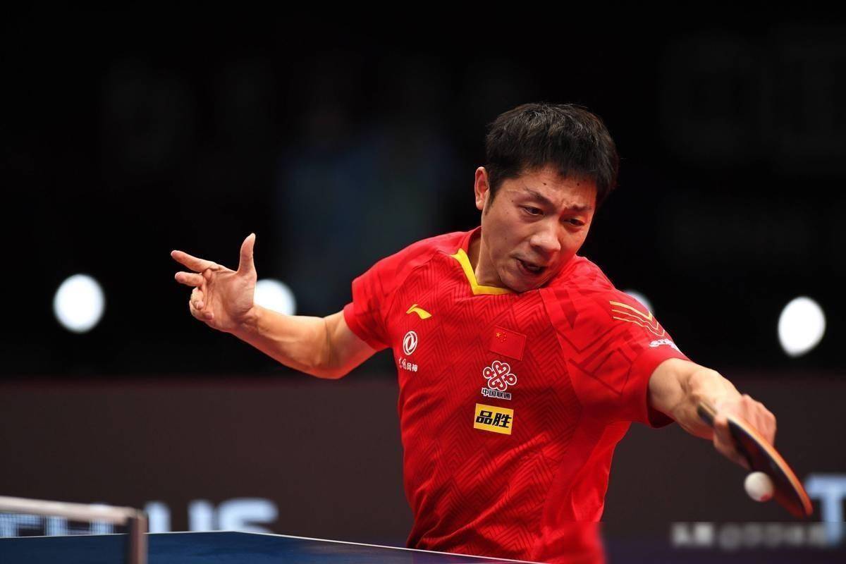 网页版入口-哈兰德在曼联比赛中锐不可当，出色发挥引发热议！